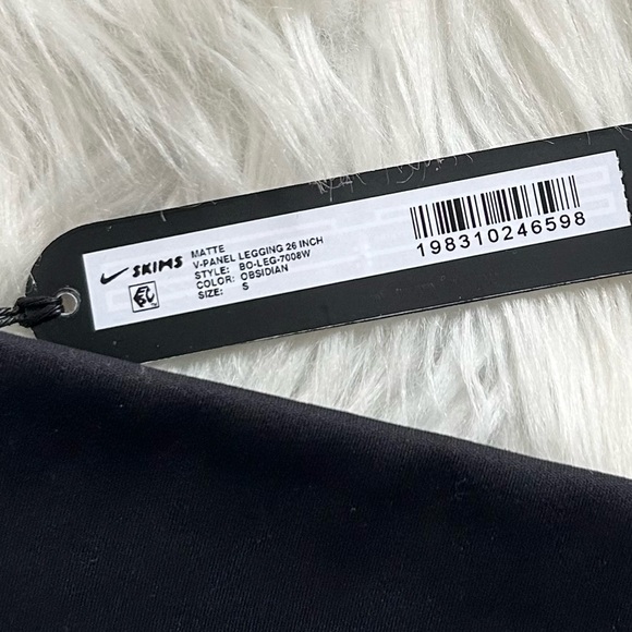 Nike SKIMS Matte V Panel 26 Inch Legging S BO-LEG-7008 - Picture 9 of 9